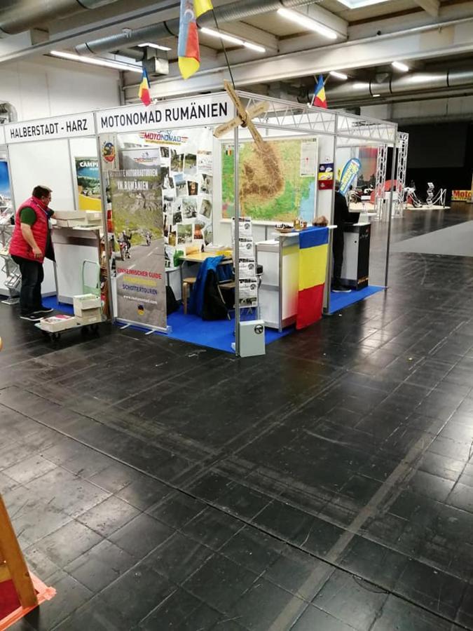 Pension, Camping & Biker Station Zur Deutschen Eiche Ciocanesti エクステリア 写真