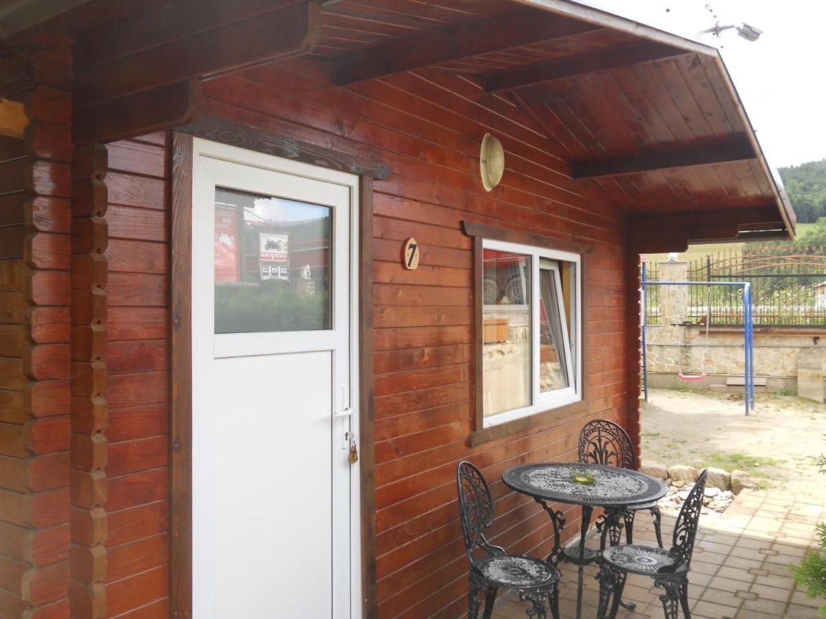 Pension, Camping & Biker Station Zur Deutschen Eiche Ciocanesti エクステリア 写真