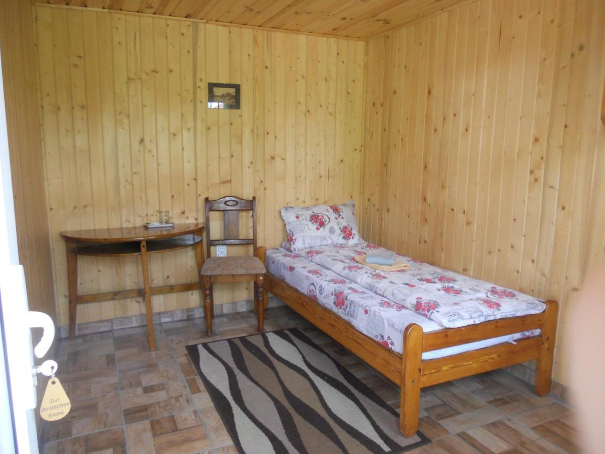 Pension, Camping & Biker Station Zur Deutschen Eiche Ciocanesti エクステリア 写真